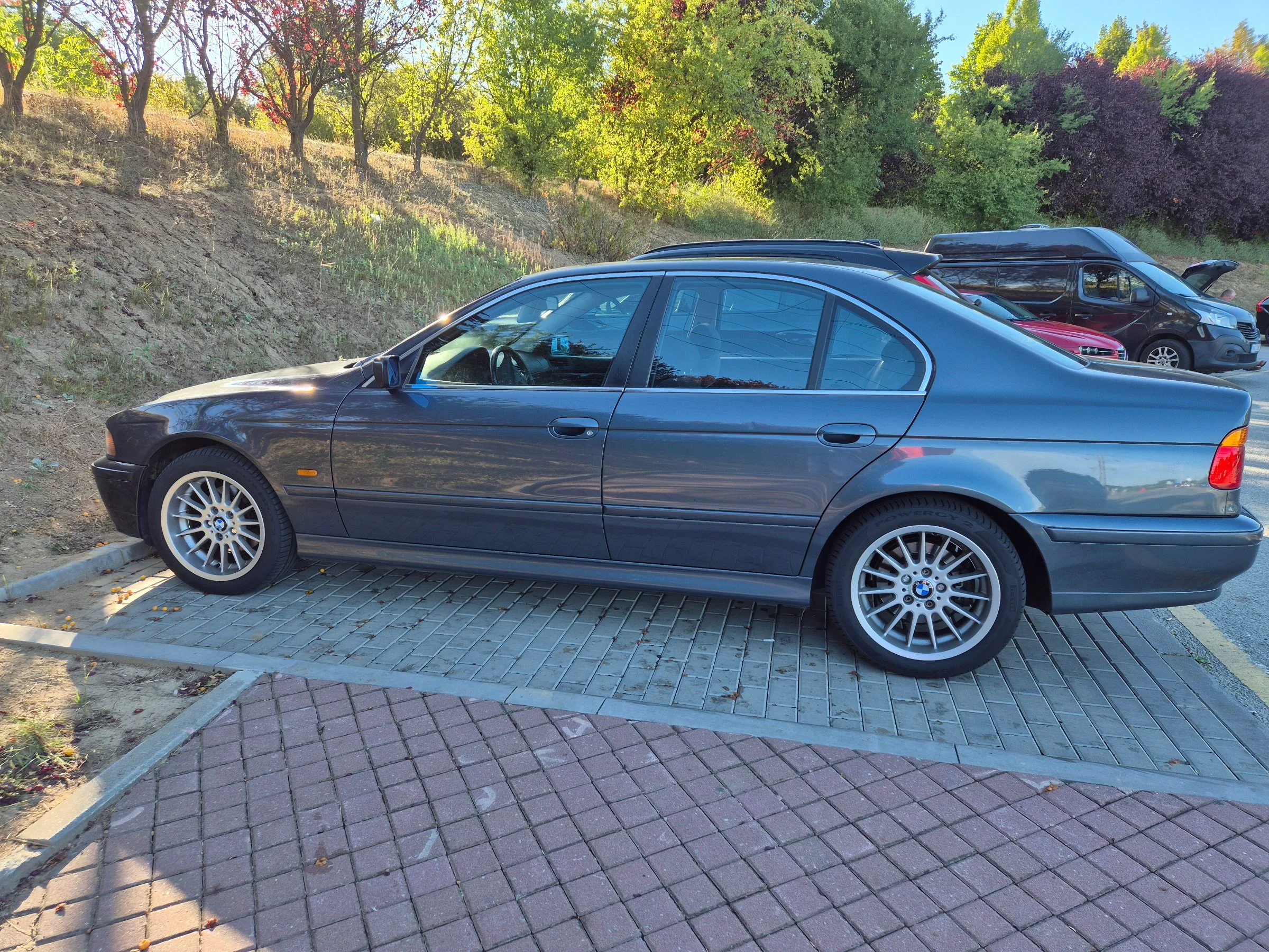 BMW E39 5-Series in Dark Blue - bmw, 5-series, e39, sedan, youngtimer
