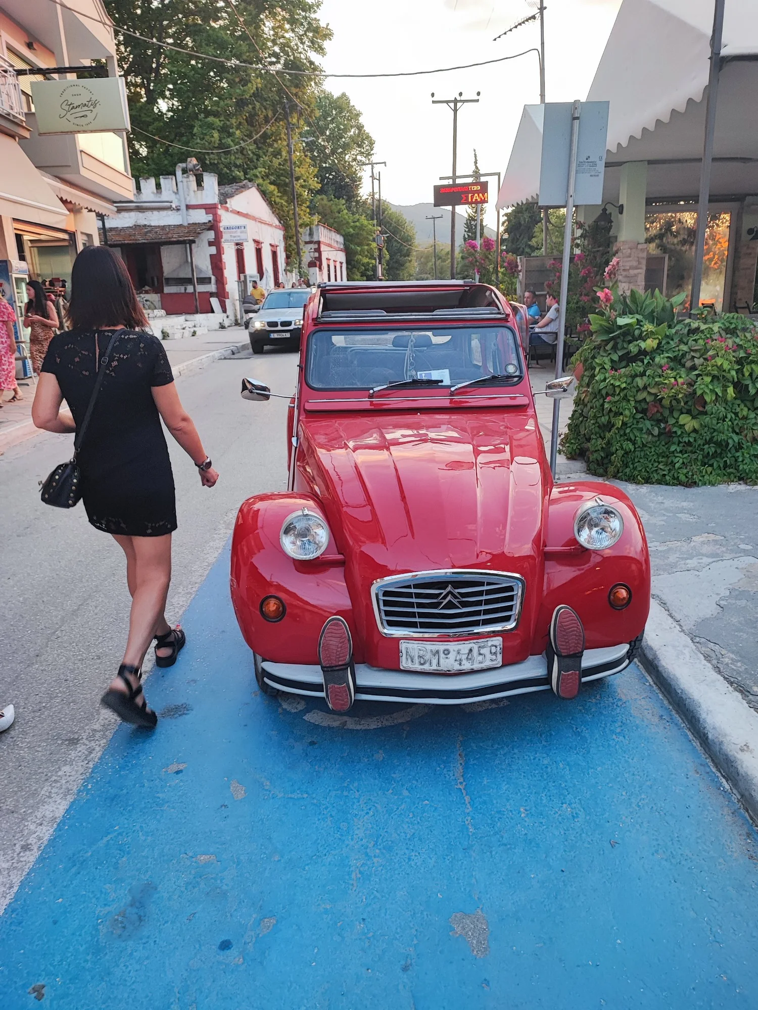 Stunning Red Citroën 2CV in Urban Setting - citroën, 2cv, classic, vintage, red