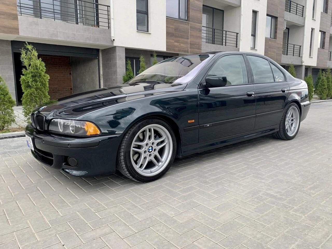 Black BMW E39 530i M-Pack Sedan - bmw, m5, e39, sedan, youngtimer