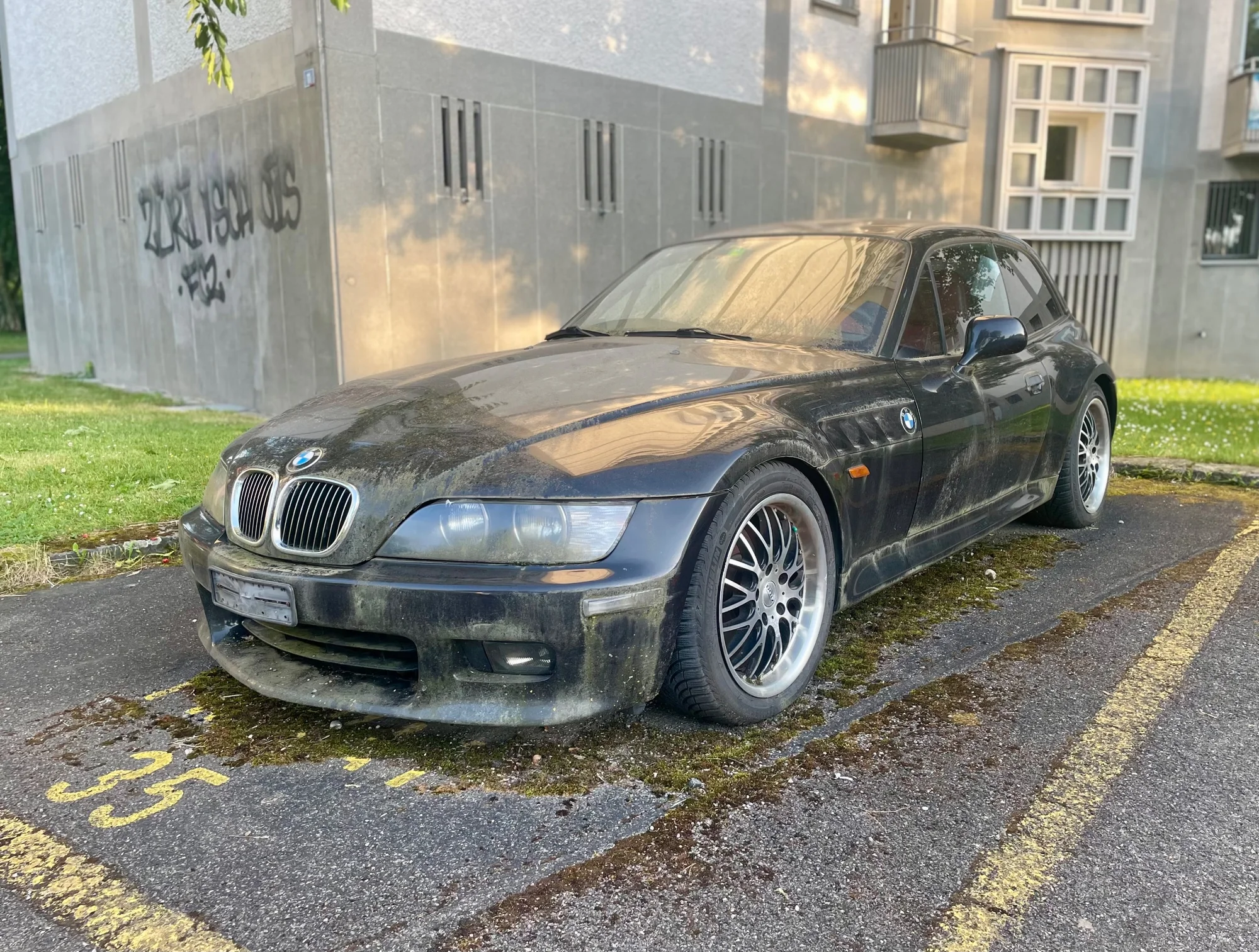 Weathered BMW Z3 Coupe Parked - bmw, z3, coupe, black, metallic-black