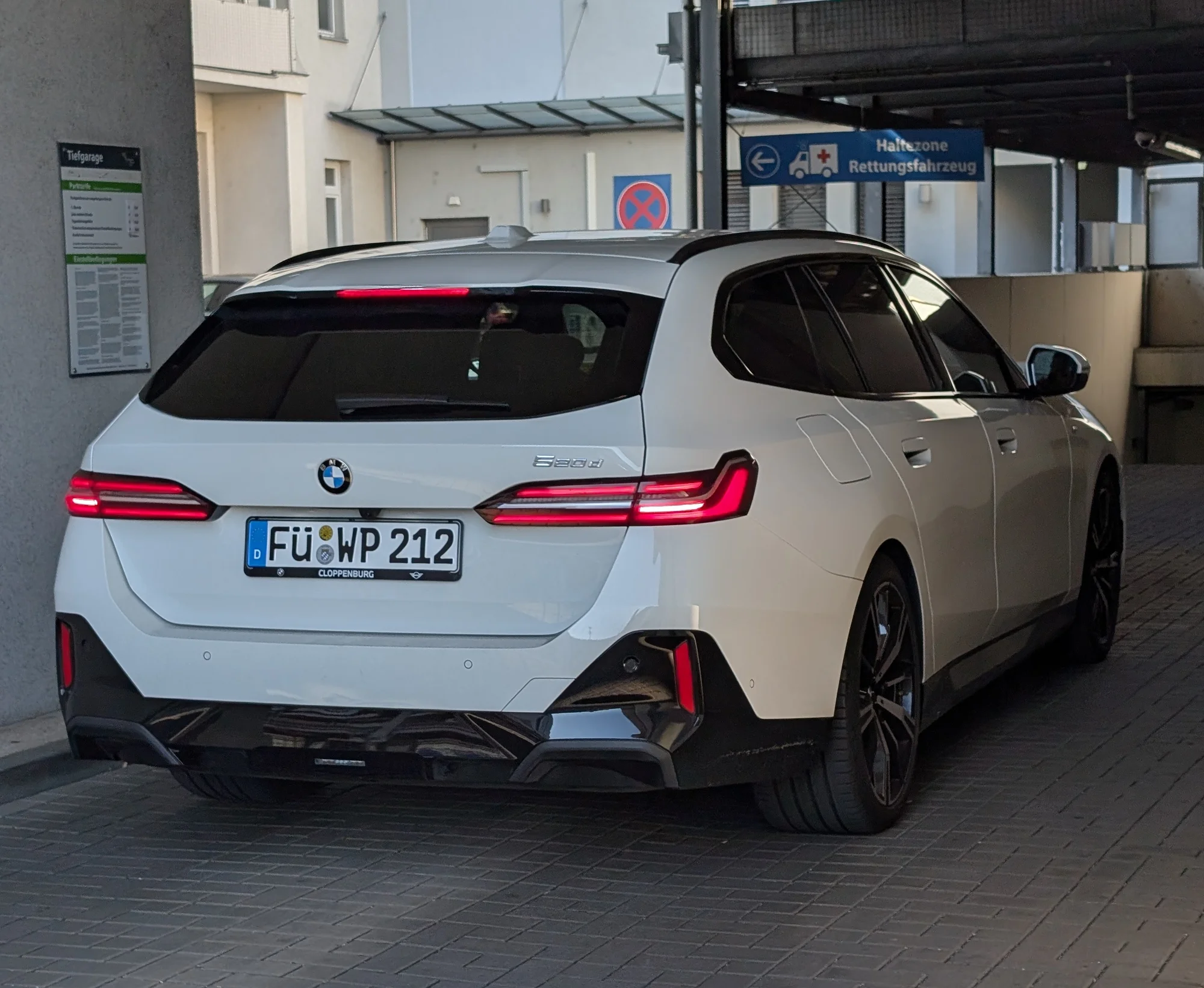 BMW 530d Touring in Alpine White - bmw, 5-series, sedan, wagon, g30, 530d, touring