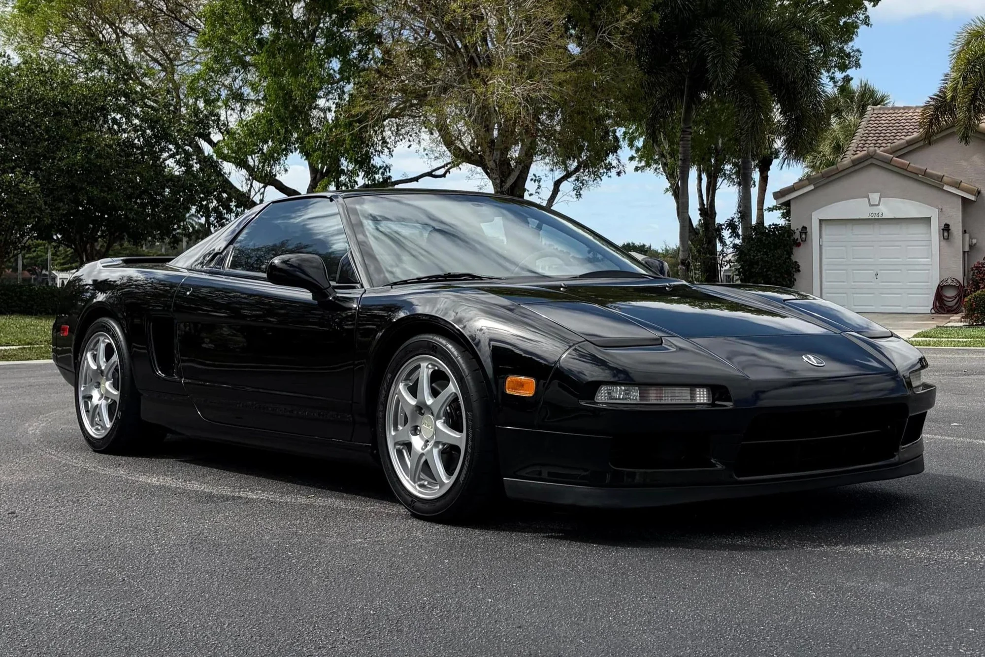 Black Acura NSX Coupe in Driveway - acura, nsx, coupe, sports-car, supercar