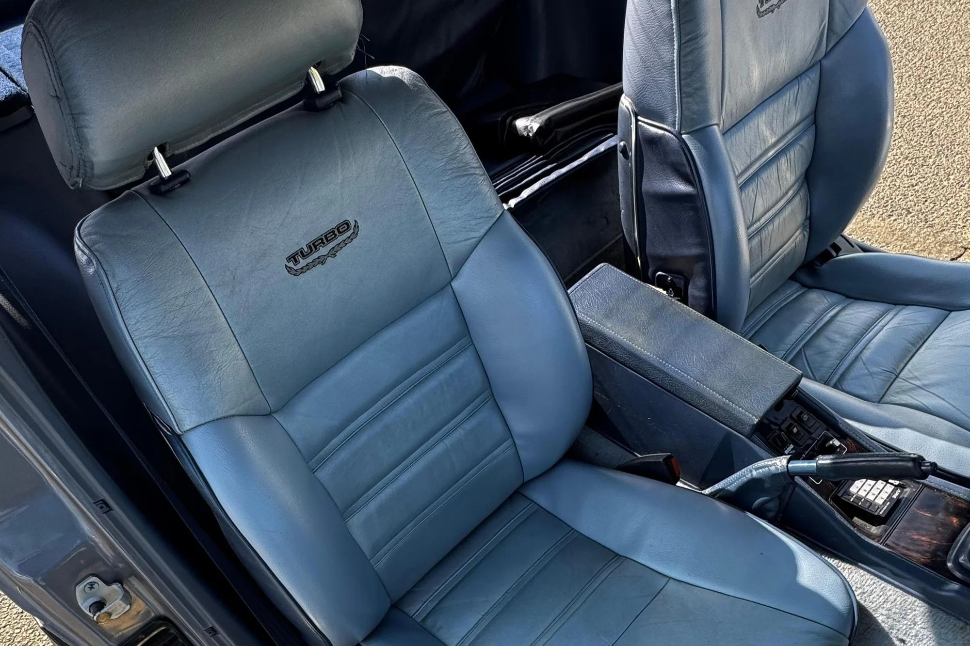 Turbo-Badged Classic Interior Detail - turbo, turbo-badged, classic-car, interior, gray-leather
