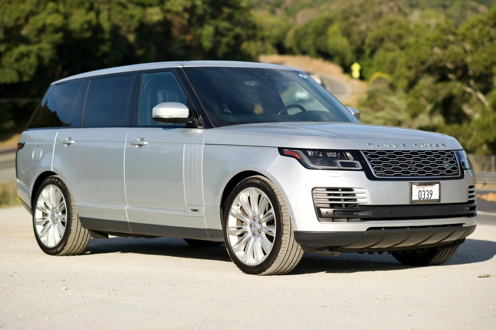 Range Rover in Silver - range-rover, land-rover, luxury-suv, suv, silver