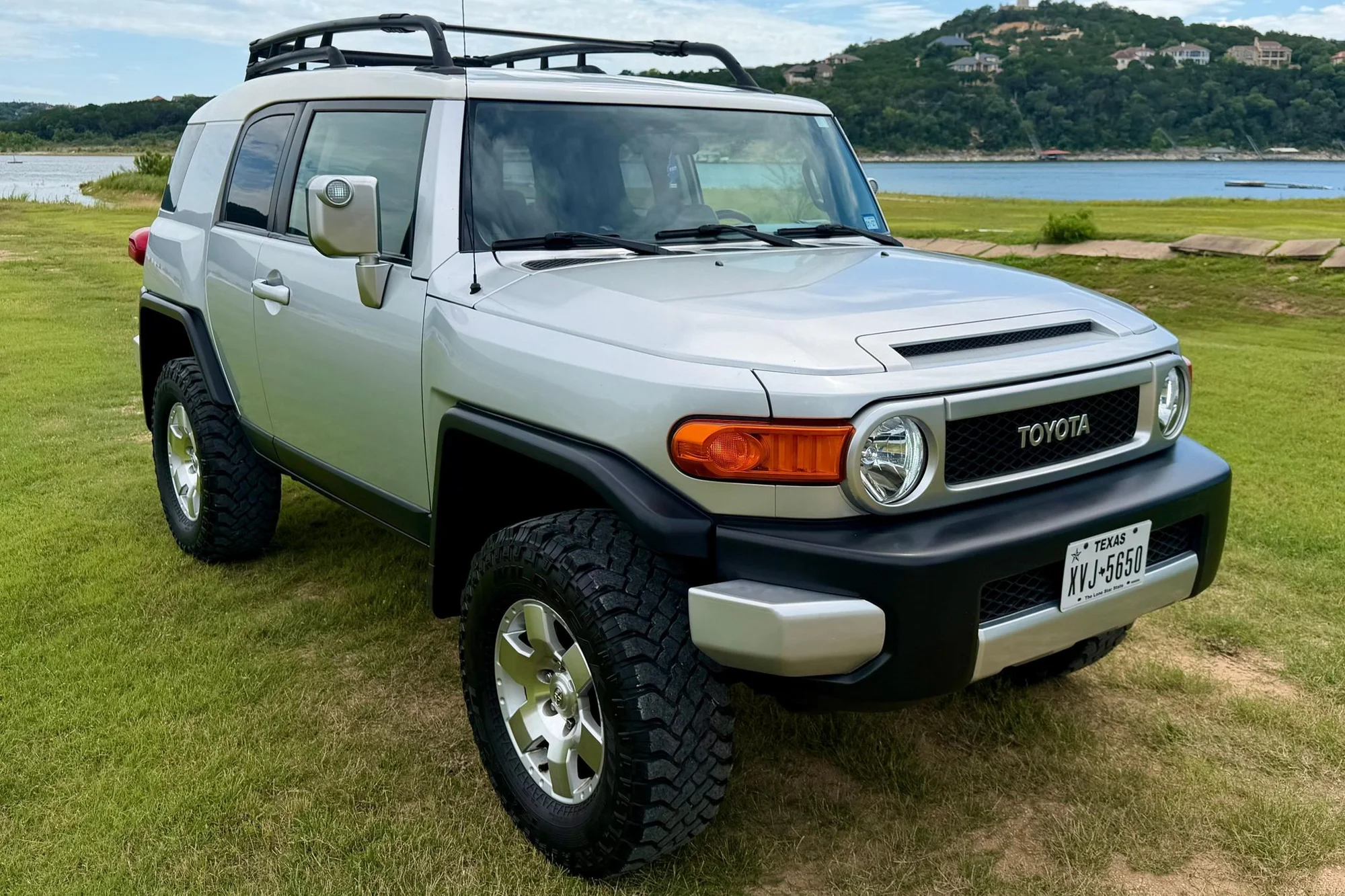 2007 Toyota FJ Cruiser - 6-Speed Manual, 4.0-Liter V6, 4WD, Suspension Lift, Mostly California-Owned - toyota, fj cruiser, 2007, suv, compact suv, fjcruiser