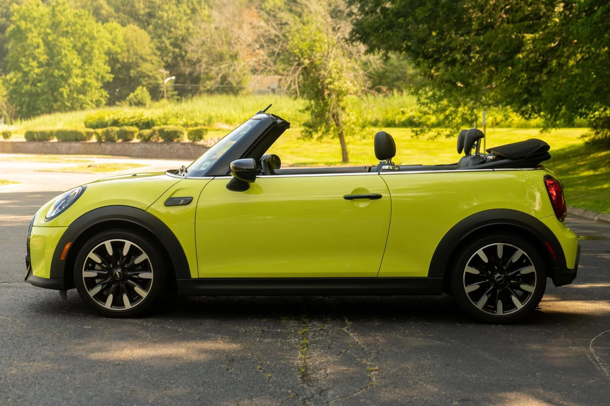 Lime Green Mini Cooper S Convertible - mini, mini cooper s, convertible, lime green, yellow-green, cooper